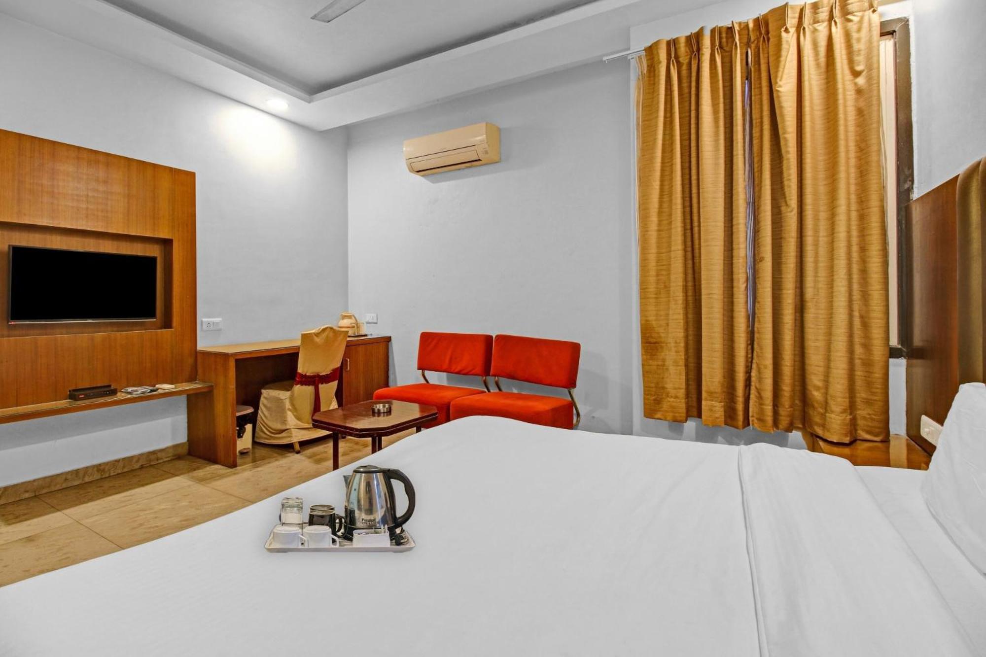 Collection O Surya Hotel Bhopal Eksteriør billede
