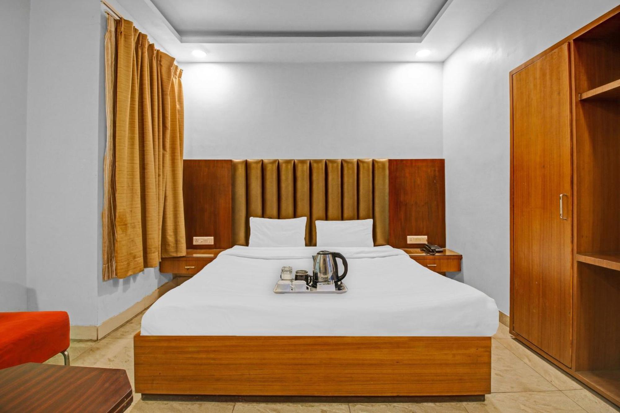 Collection O Surya Hotel Bhopal Eksteriør billede