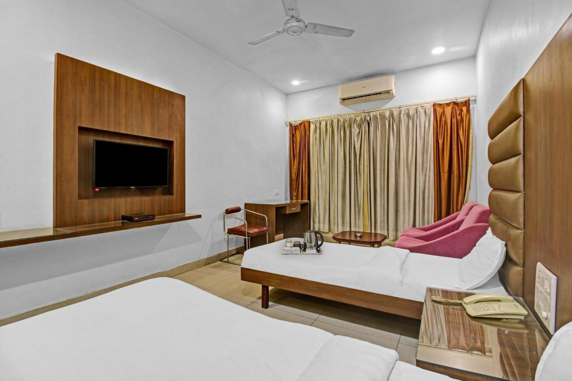 Collection O Surya Hotel Bhopal Eksteriør billede